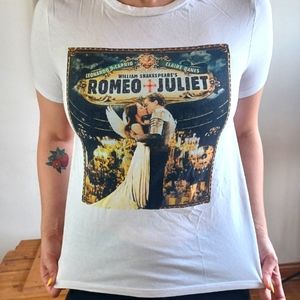 H&M Romeo and Juliet T Shirt - Size XS